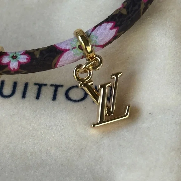 LV x TM Cherry Blossom Bracelet - Picture 3 of 15